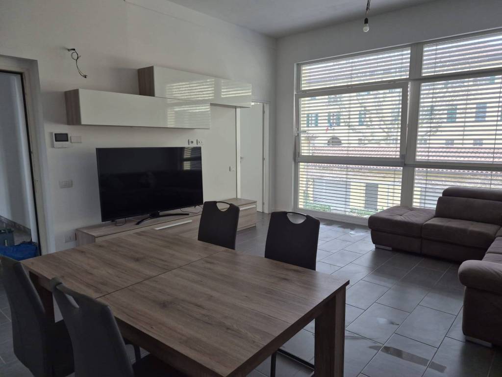 appartamento in vendita a Montano Lucino in zona Lucino