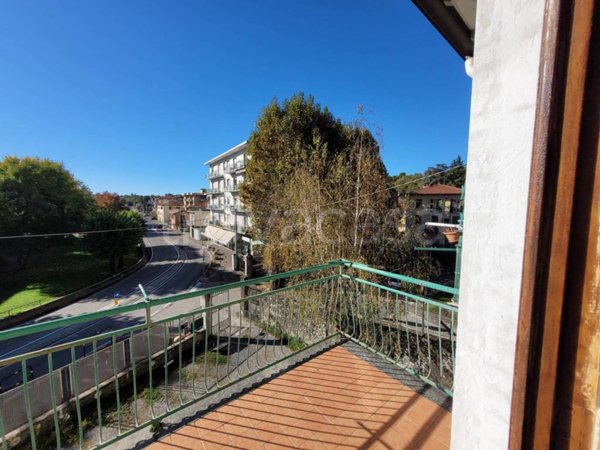 appartamento in vendita a Montano Lucino in zona Lucino