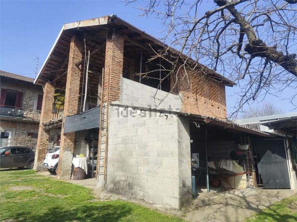 appartamento in vendita a Montano Lucino