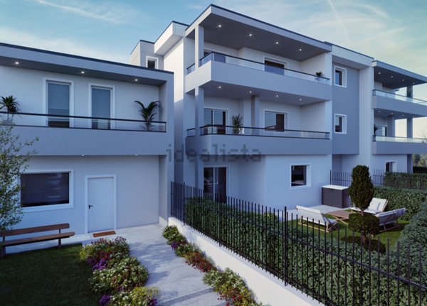 quadrivano in vendita a Montano Lucino