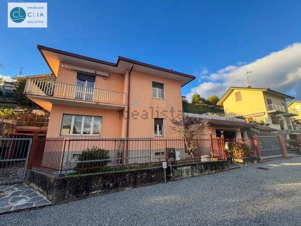 casa indipendente in vendita a Montano Lucino