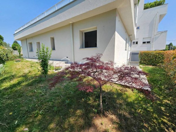 appartamento in vendita a Montano Lucino