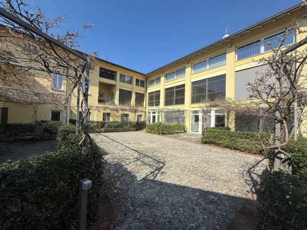 appartamento in vendita a Montano Lucino in zona Lucino