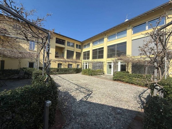 appartamento in vendita a Montano Lucino in zona Lucino