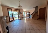 casa indipendente in vendita a Montano Lucino in zona Lucino