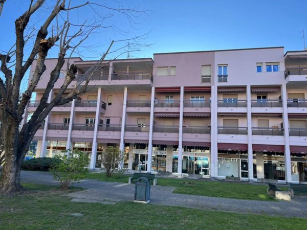 appartamento in vendita a Montano Lucino in zona Lucino