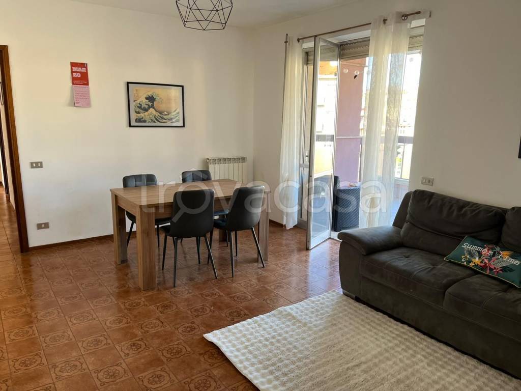 appartamento in vendita a Montano Lucino in zona Lucino