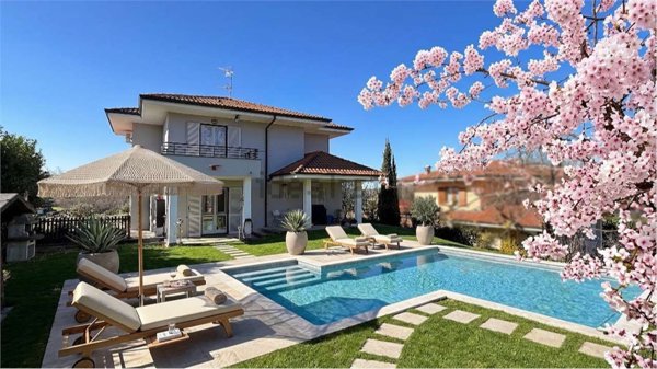 pentavano in vendita a Montano Lucino