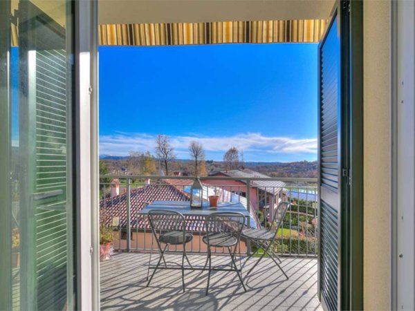 appartamento in vendita a Montano Lucino in zona Montano