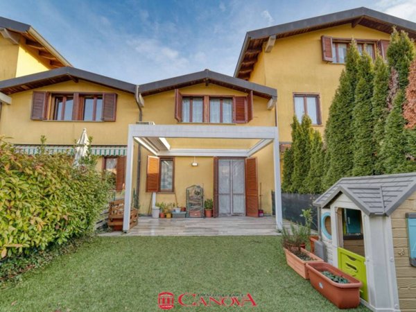 casa indipendente in vendita a Montano Lucino in zona Montano