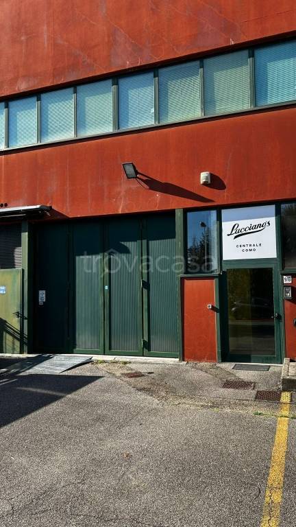 negozio in vendita a Montano Lucino