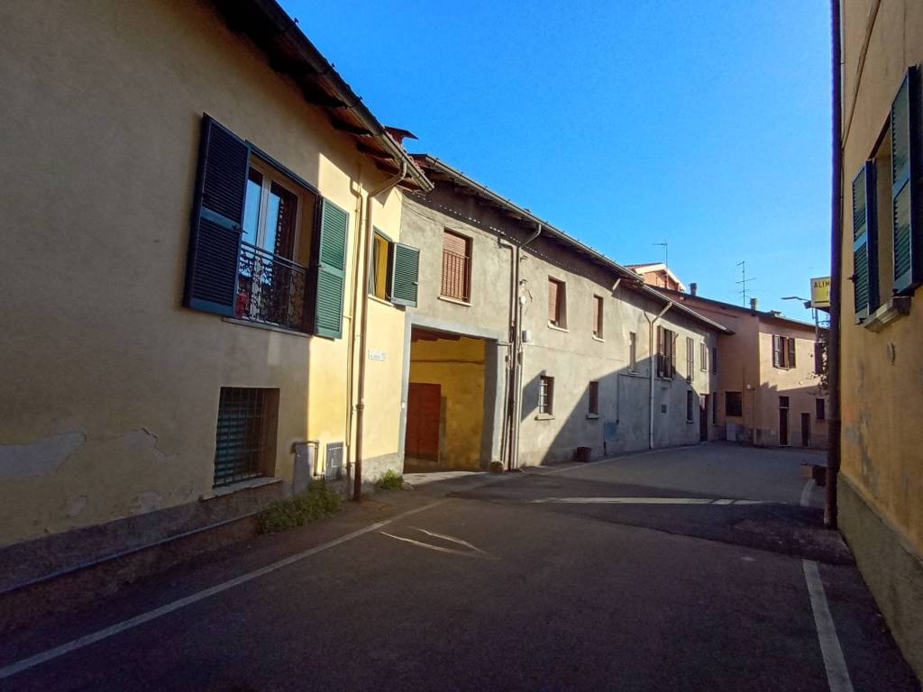 appartamento in vendita a Montano Lucino