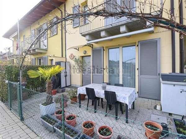 appartamento in vendita a Montano Lucino