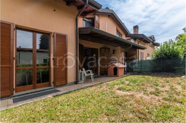 casa indipendente in vendita a Montano Lucino in zona Lucino