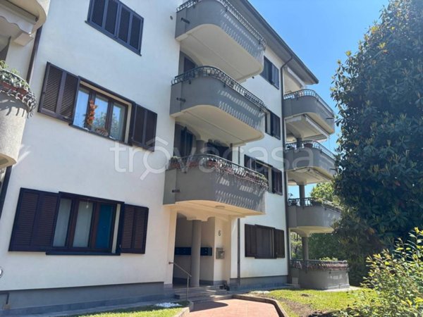 appartamento in vendita a Montano Lucino in zona Lucino