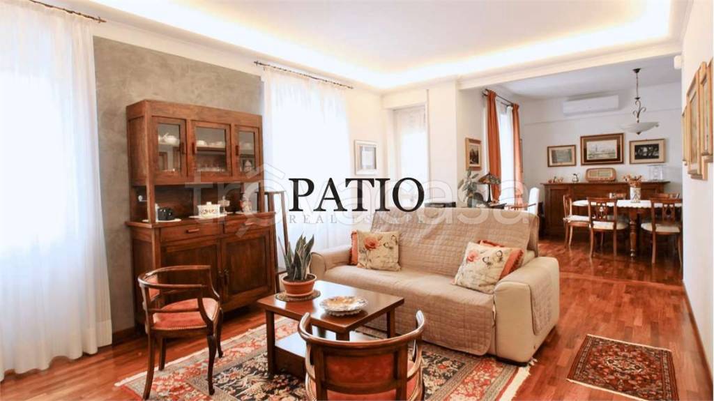 appartamento in vendita a Montano Lucino in zona Lucino