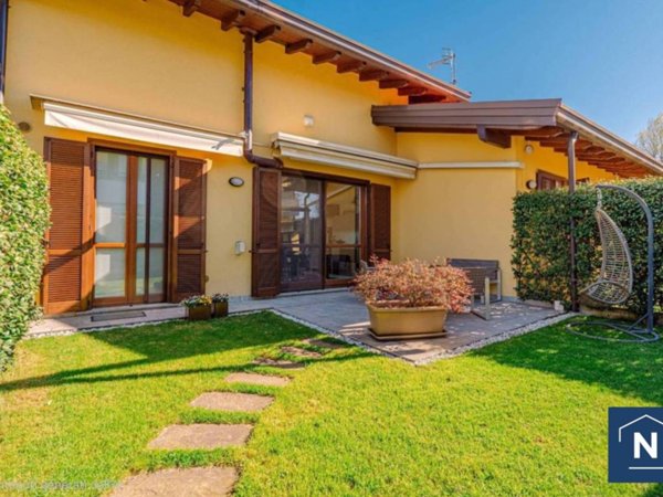 casa indipendente in vendita a Montano Lucino