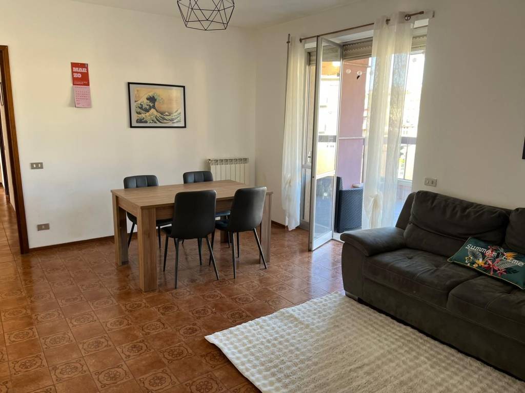 appartamento in vendita a Montano Lucino in zona Lucino