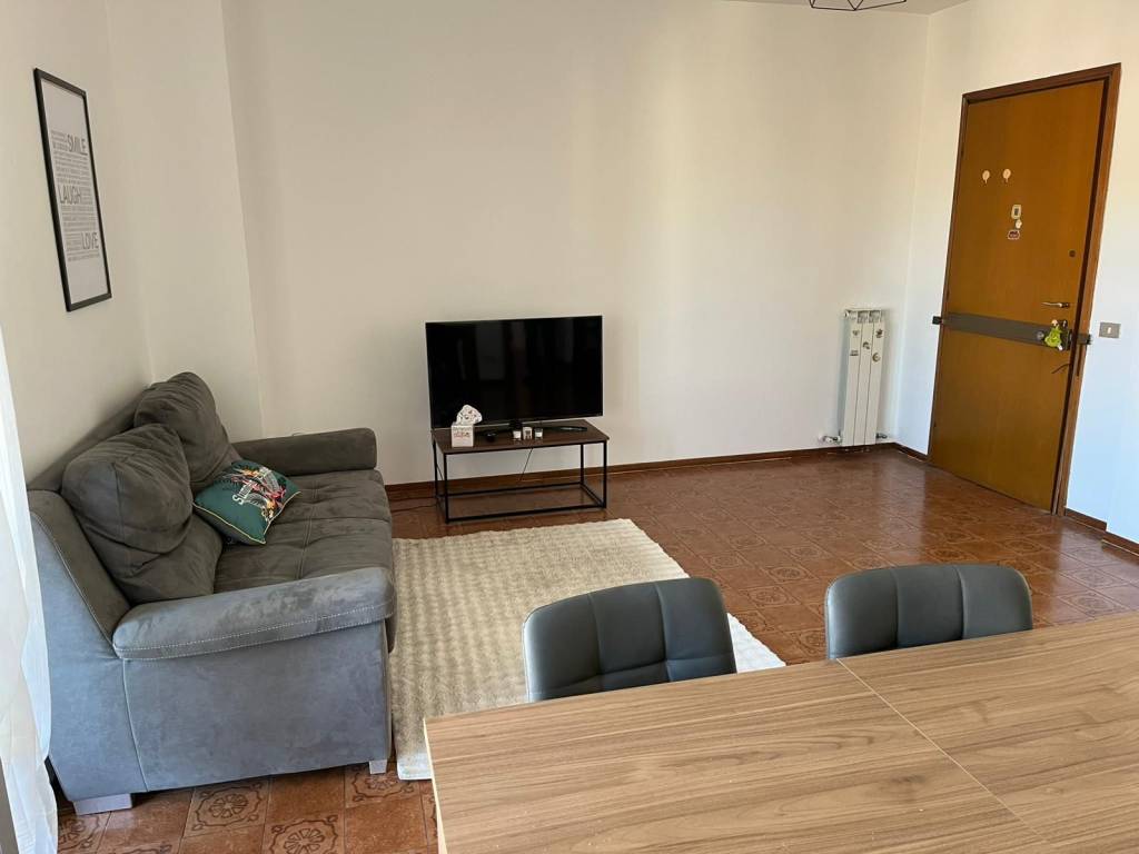 appartamento in vendita a Montano Lucino in zona Lucino