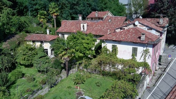 casa indipendente in vendita a Montano Lucino in zona Lucino