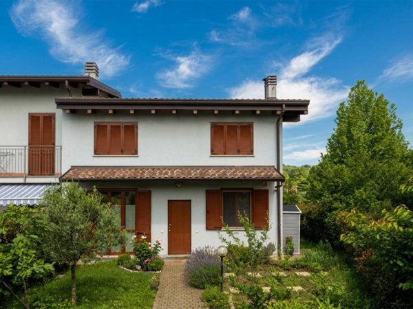 appartamento in vendita a Montano Lucino in zona Montano