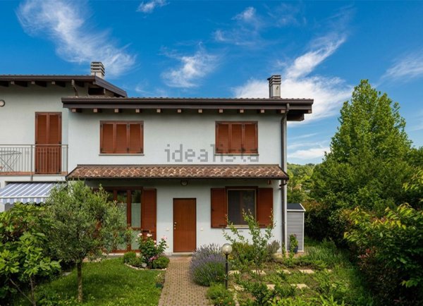 appartamento in vendita a Montano Lucino in zona Montano