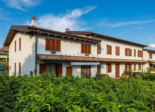 appartamento in vendita a Montano Lucino in zona Montano
