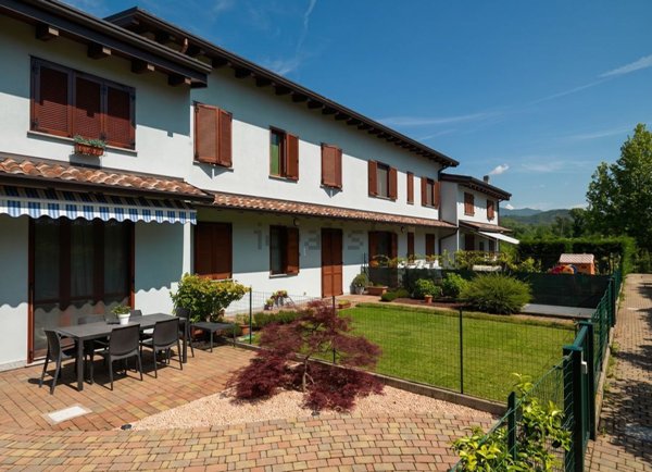 appartamento in vendita a Montano Lucino in zona Montano