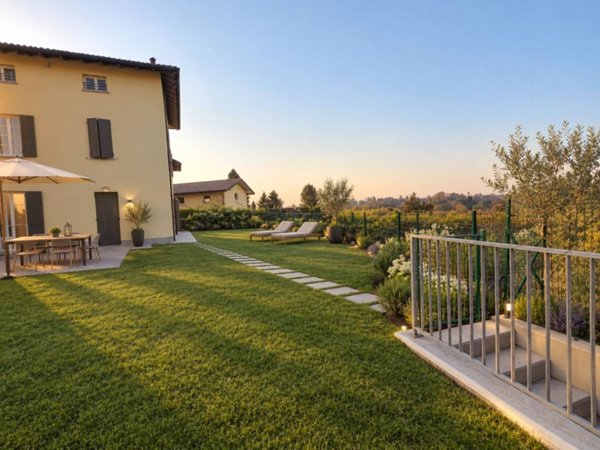 appartamento in vendita a Montano Lucino in zona Lucino