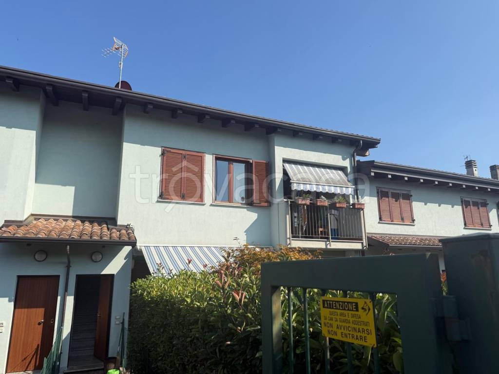 appartamento in vendita a Montano Lucino in zona Montano