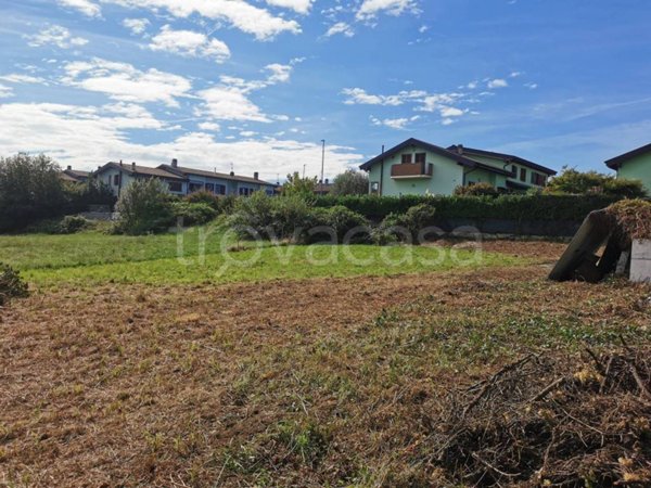 casa indipendente in vendita a Montano Lucino in zona Montano