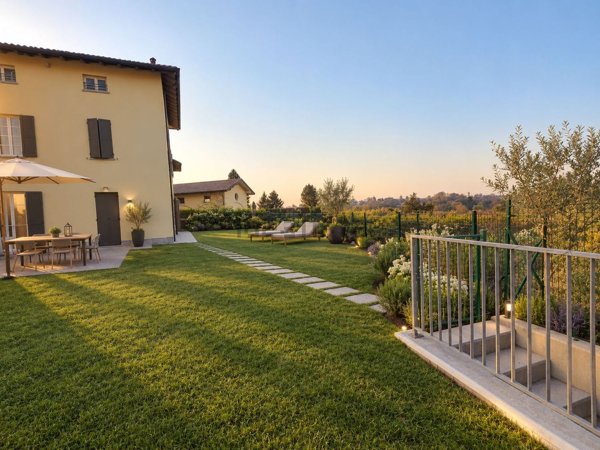 appartamento in vendita a Montano Lucino in zona Lucino
