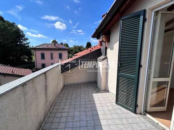 appartamento in vendita a Montano Lucino in zona Lucino