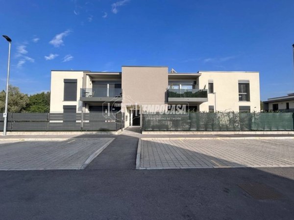 appartamento in vendita a Montano Lucino in zona Lucino