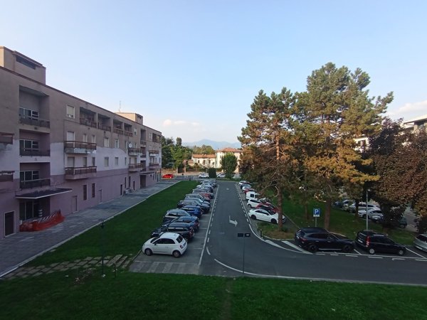 appartamento in vendita a Montano Lucino in zona Lucino