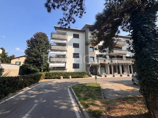 appartamento in vendita a Montano Lucino in zona Lucino