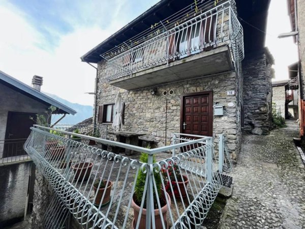 casa indipendente in vendita a Montemezzo