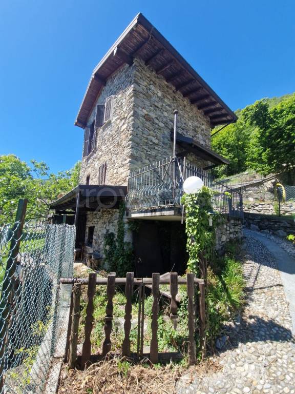 appartamento in vendita a Montemezzo