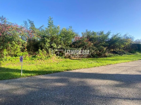 terreno edificabile in vendita a Montorfano