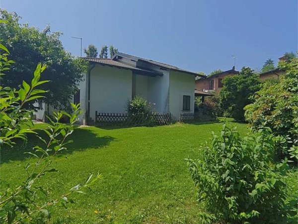 casa indipendente in vendita a Montorfano