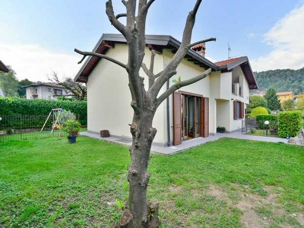 casa indipendente in vendita a Montorfano