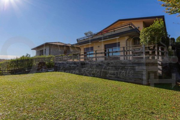 casa indipendente in vendita a Montorfano