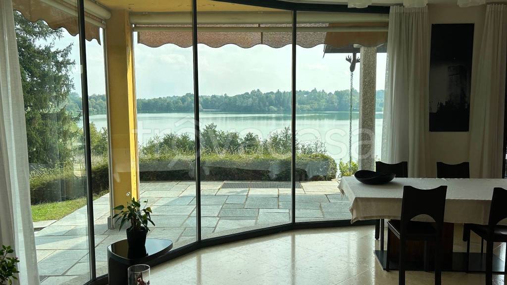 casa indipendente in vendita a Montorfano