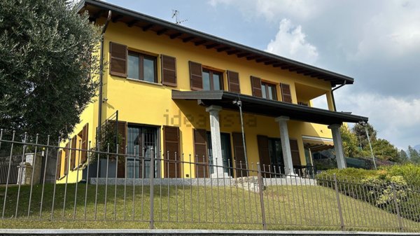 casa indipendente in vendita a Montorfano