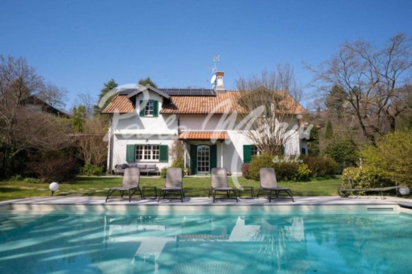 casa indipendente in vendita a Montorfano in zona Urago