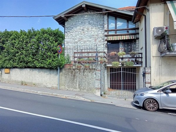 appartamento in vendita a Montorfano in zona Urago