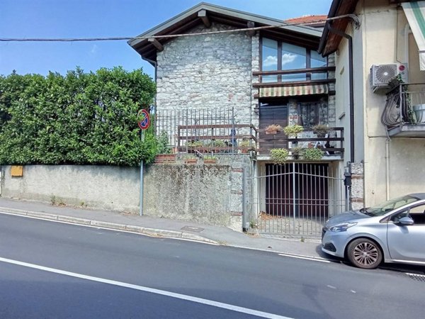 appartamento in vendita a Montorfano in zona Urago