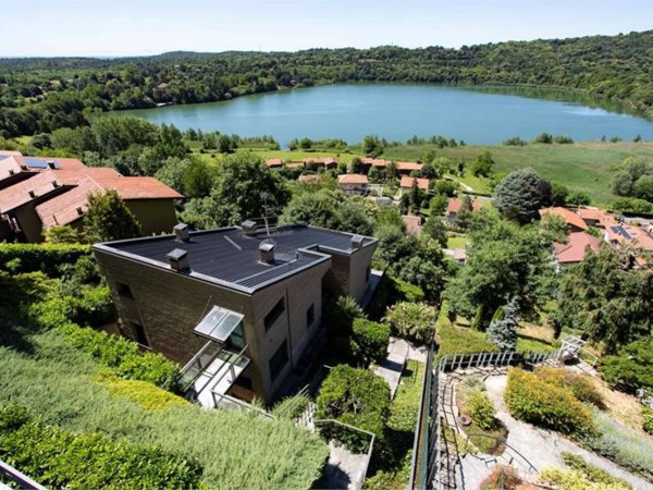 casa indipendente in vendita a Montorfano in zona Urago