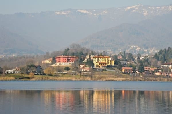 appartamento in vendita a Montorfano in zona Urago