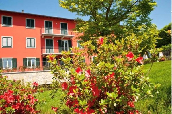 appartamento in vendita a Montorfano in zona Urago